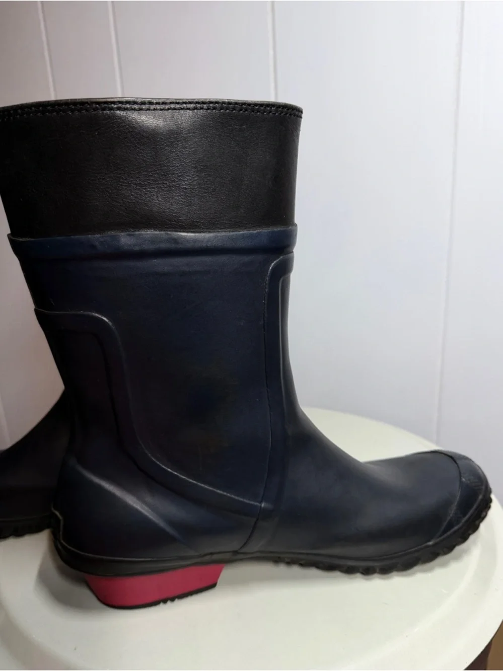 Sorel Black Navy Lace-Up Waterproof Boots with Red Heel - Size 11
